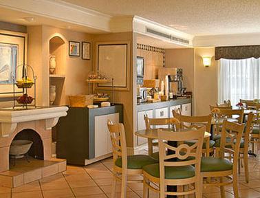 Baymont By Wyndham Longview Motel Restaurant foto